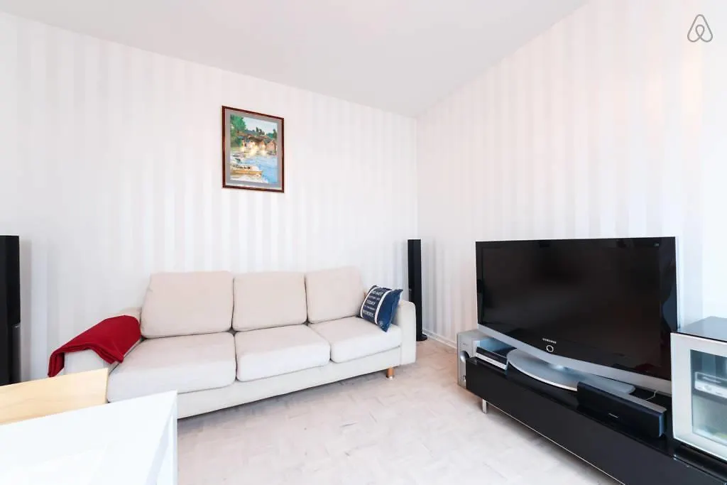 Helsinki Downtown Apartment 0*,  فنلندا